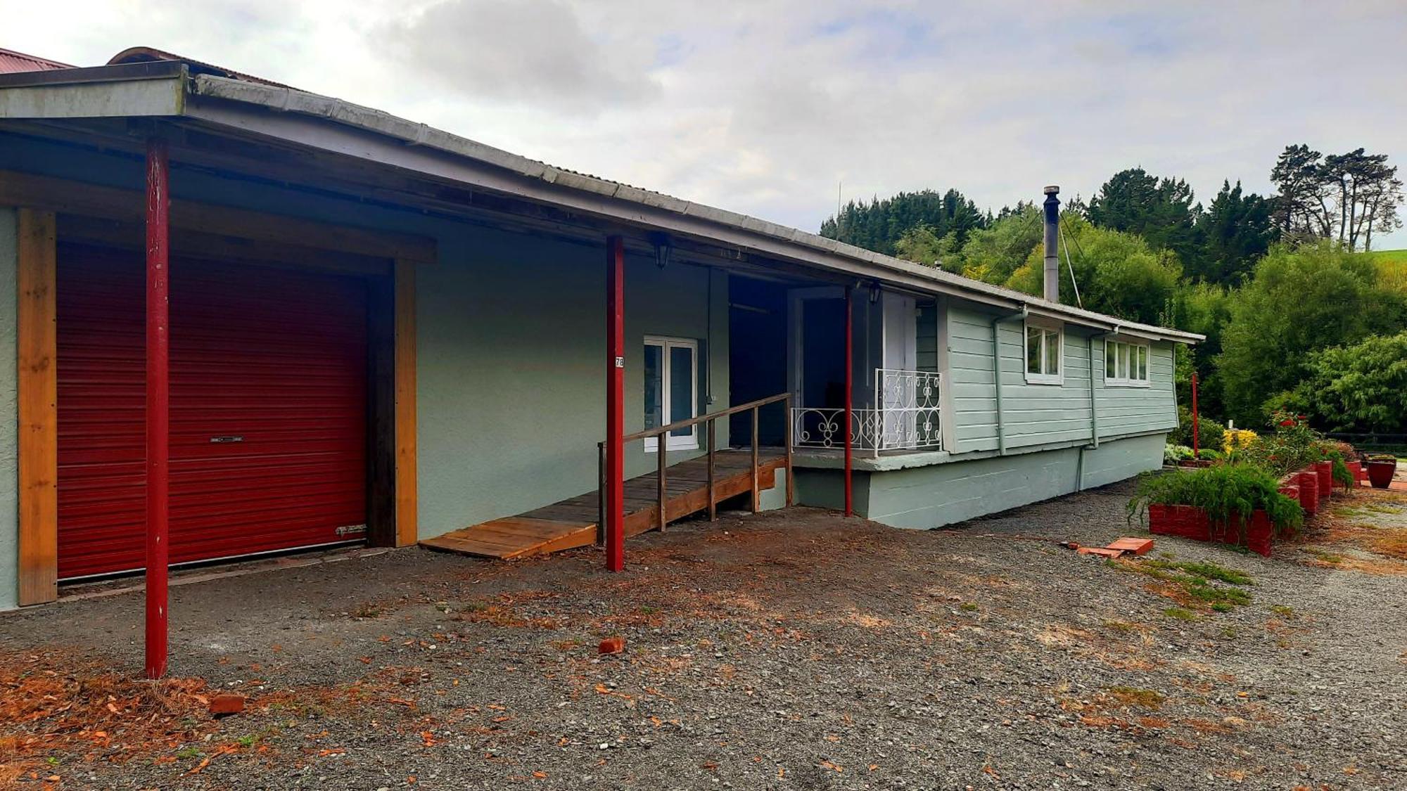The Old Dairy Factory Bed & Breakfast Norsewood Bagian luar foto
