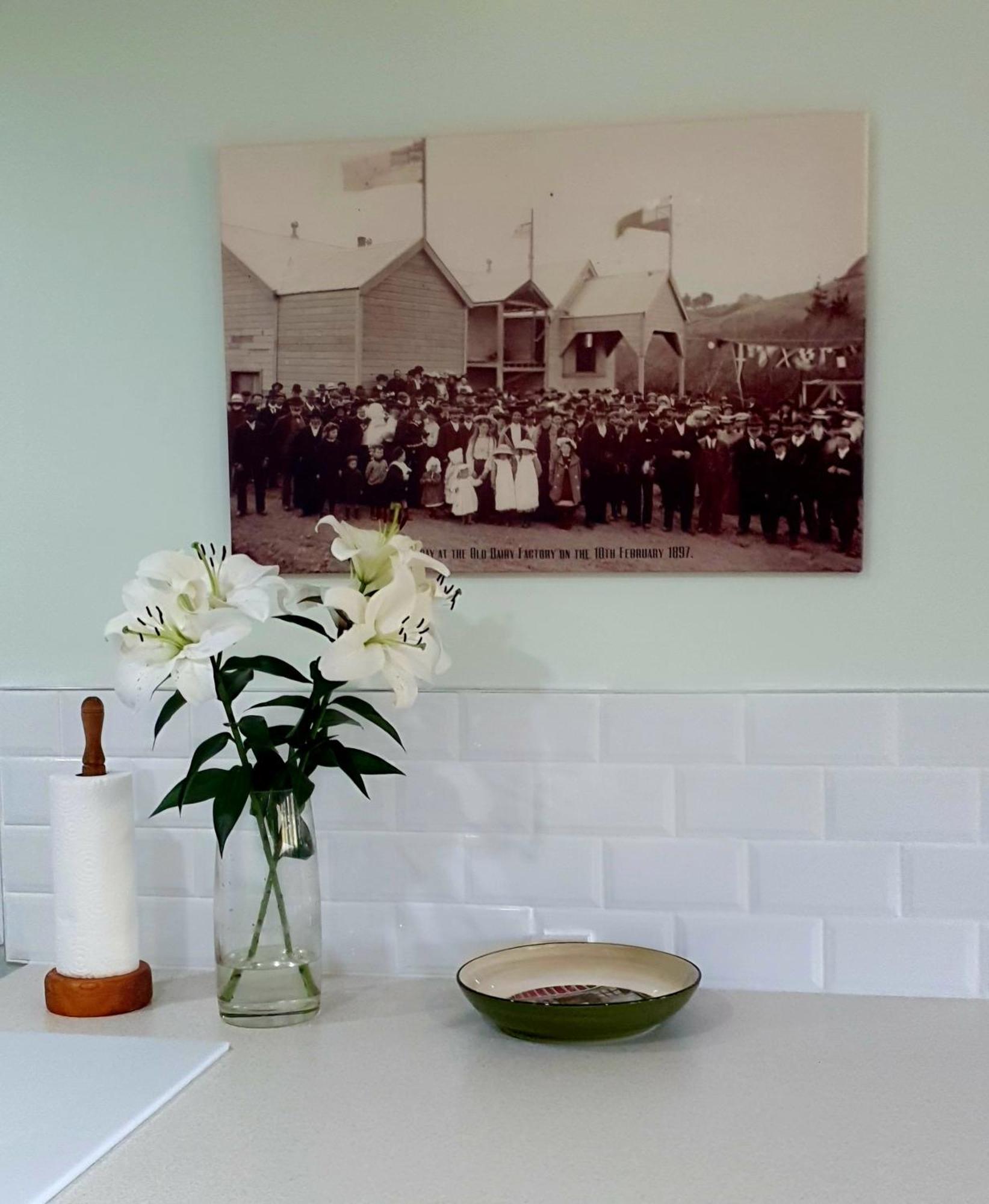 The Old Dairy Factory Bed & Breakfast Norsewood Bagian luar foto