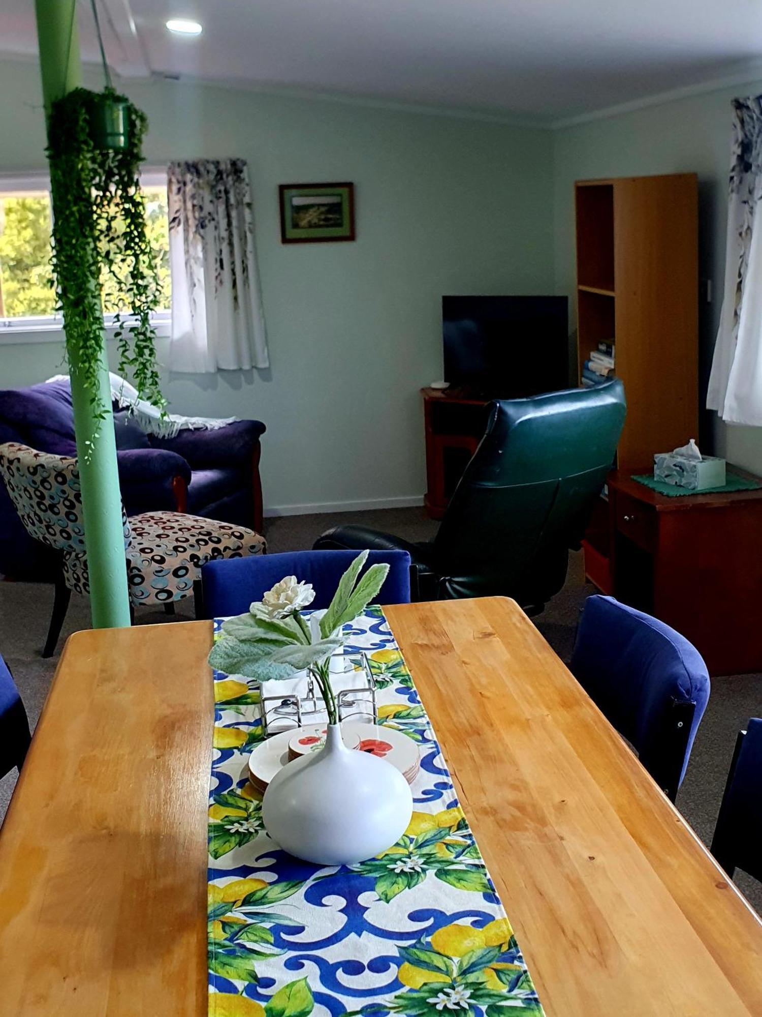 The Old Dairy Factory Bed & Breakfast Norsewood Bagian luar foto